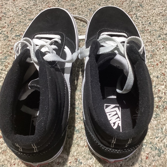 Mens Vans Sneakers, Size 9.5. Great condition. - Picture 5 of 6